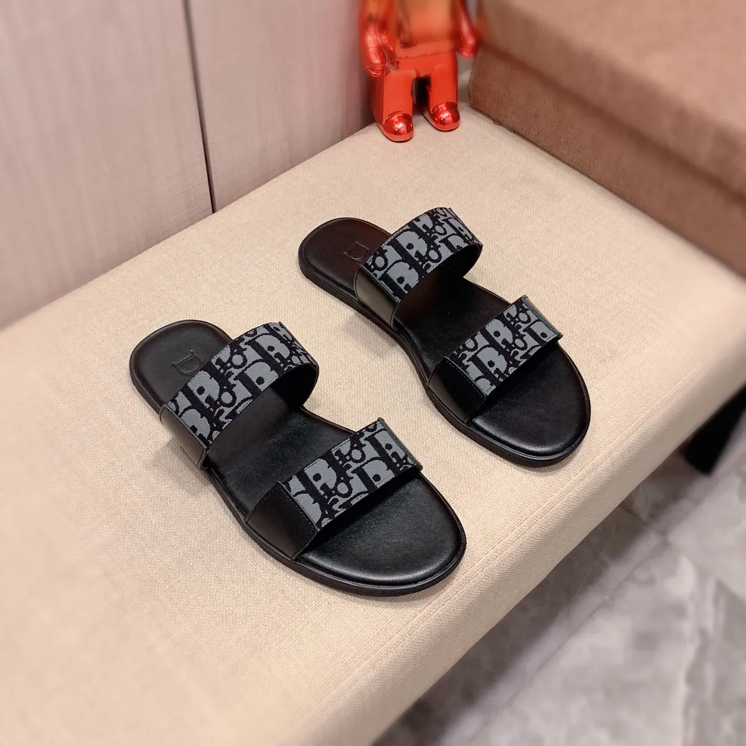 Slippers: New model: Factory price 220 🎩🎩🔥🔥《Dior* 》【High·Version】Series of slippers, top purchasing agent🔍🔍Men's 2020 counters are on sale at the same time, imported from Italy, original selected cowhide, exquisite workmanship,), sole: (super comfortable) original factory special supply Original sole, ⚠️Exclusive double-layer movable molded sole, super comfortable⚠️, real shot 🎬The real thing is more beautiful🔍🔍original quality, you can go in and out of the counter at will, 266 positive code 38-44, long-term availability